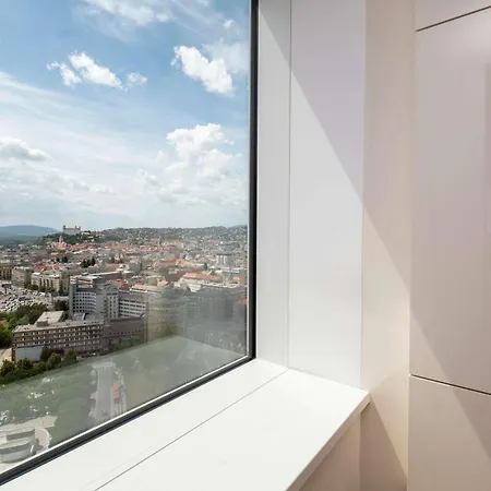 아파트 Panorama Escape 26th Floor - Castle & Views 브라티슬라바