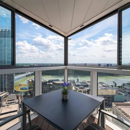 아파트 Panorama Escape 26th Floor - Castle & Views 브라티슬라바